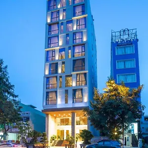 https://sunset-sea.dananghotels.net
